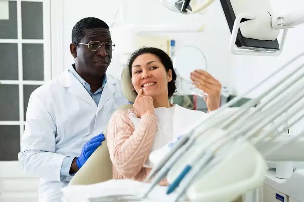 doutor dentista e paciente